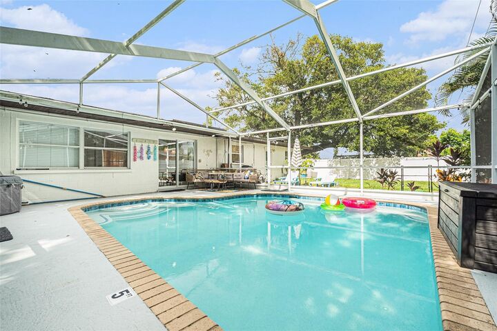 Property Photo: 3201 Southern Parkway W FL 34205