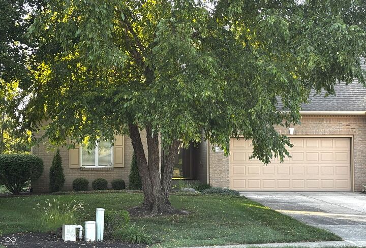 1438 Heron Ridge Boulevard  Greenwood IN 46143 photo