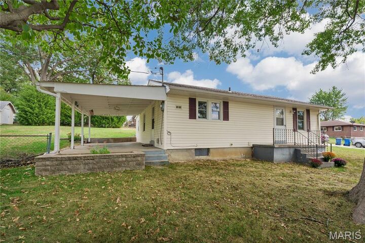 Property Photo: 9617 Cote Brilliante Avenue MO 63114