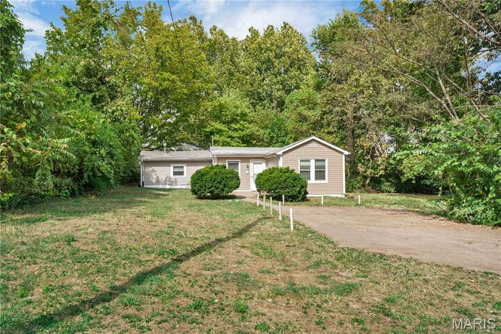 9507 Marlowe Avenue  St Louis MO 63114 photo