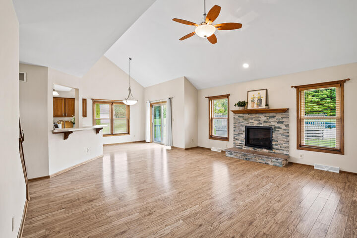 Property Photo: W361s2760 Lisa Ln WI 53118