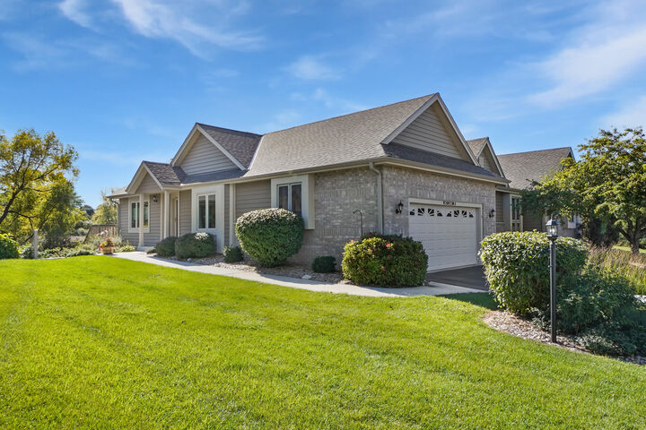 W243n2280 Deer Park Dr A  Pewaukee WI 53072 photo