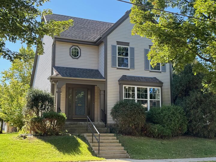 2135 W Vine St  Milwaukee WI 53205 photo