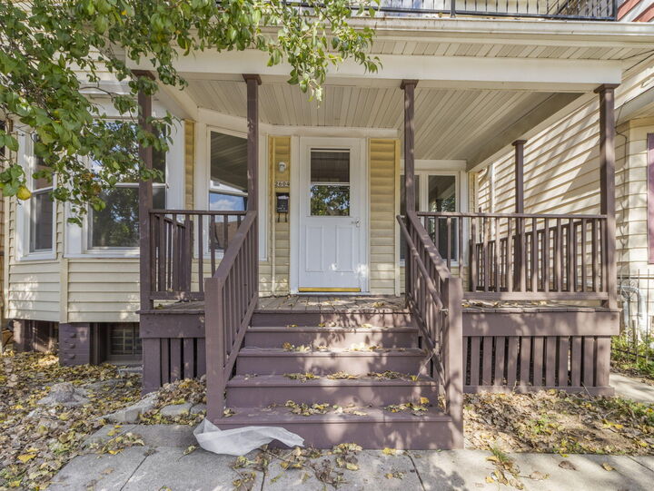 2604 W Lincoln Ave  Milwaukee WI 53215 photo