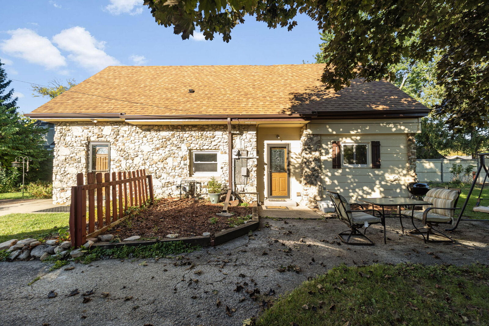 Property Photo:  2012 Sunkist Ave  WI 53188 