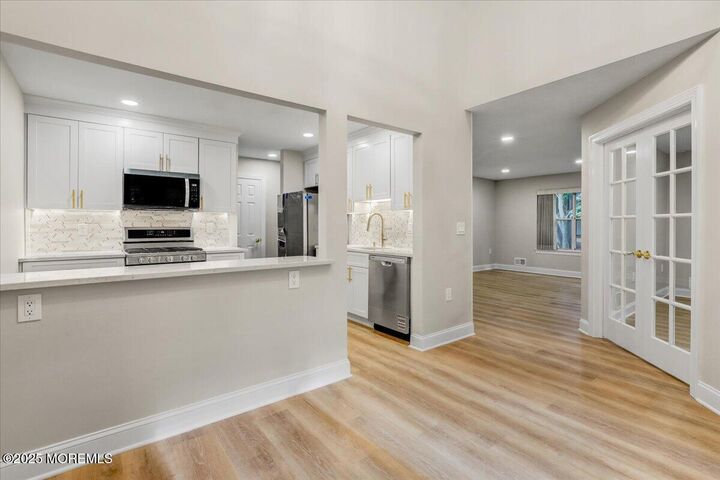 321 Sunshine Court  Englishtown NJ 07726 photo