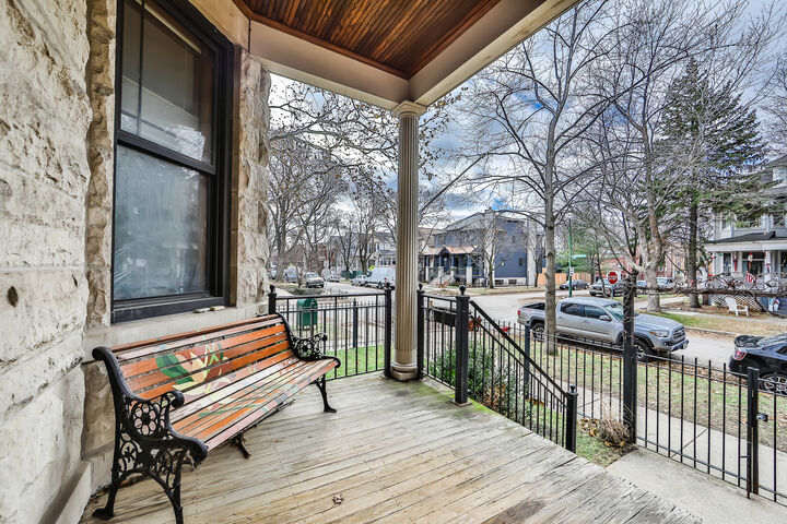 Property Photo: 3901 N Hamilton Avenue 1 IL 60618