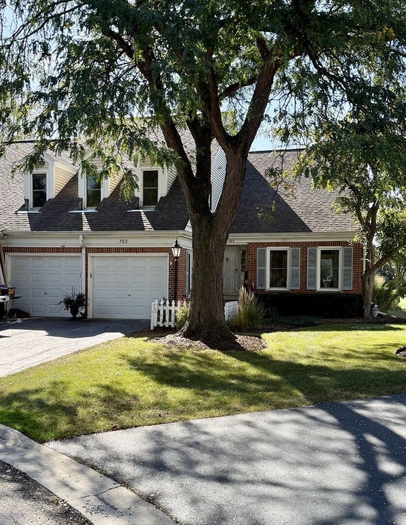 Property Photo: 763 Sussex Corner Lane IL 60070