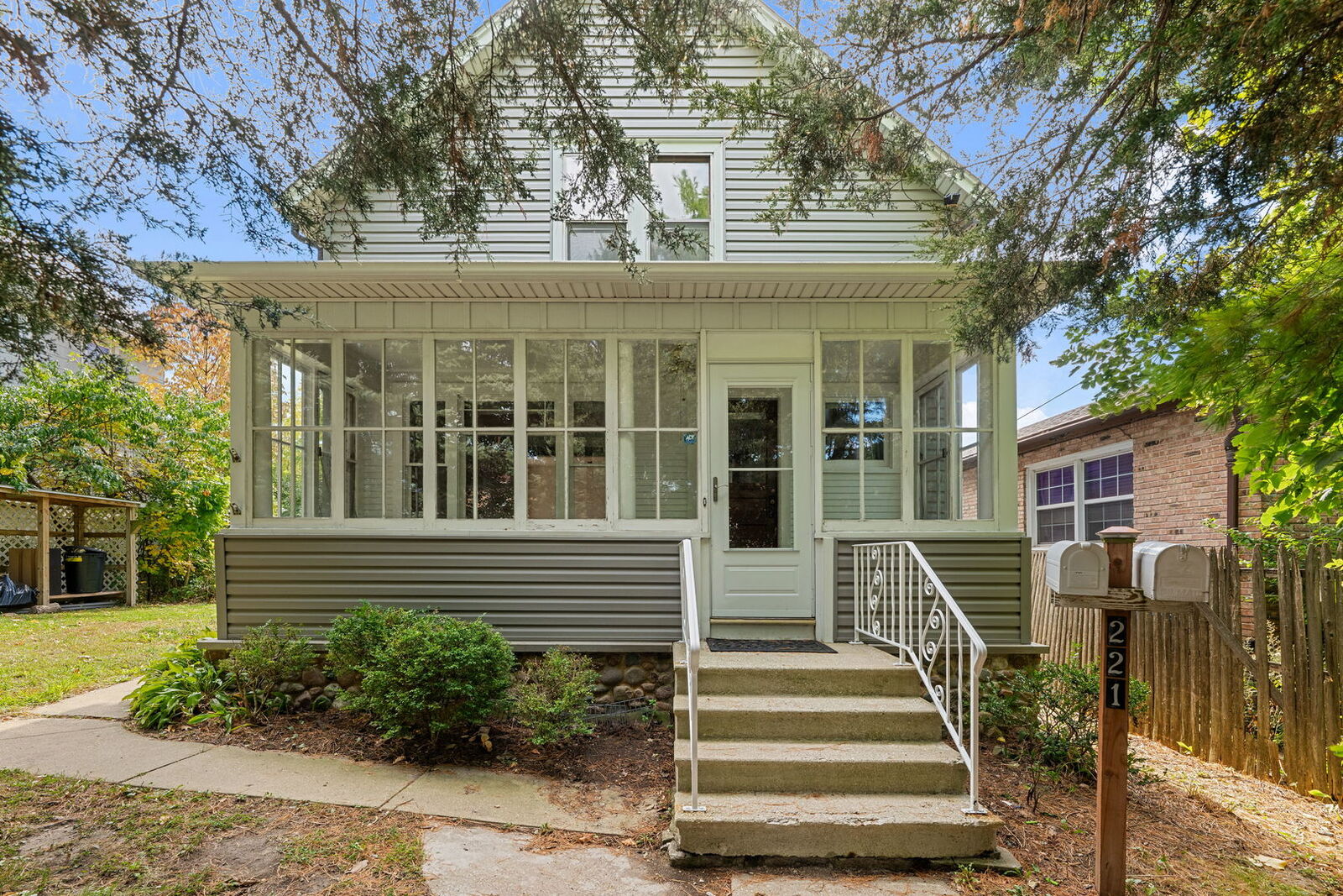 Property Photo:  221 Burchell Avenue  IL 60040 