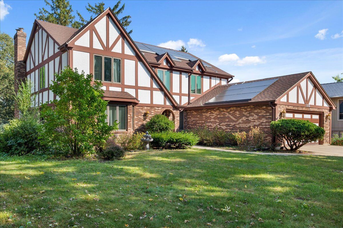 Property Photo: 150 Shady Lane IL 60103