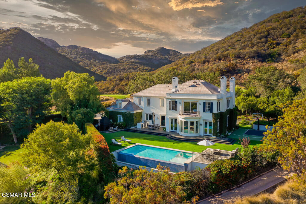 Property Photo: 508 W Stafford Road CA 91361