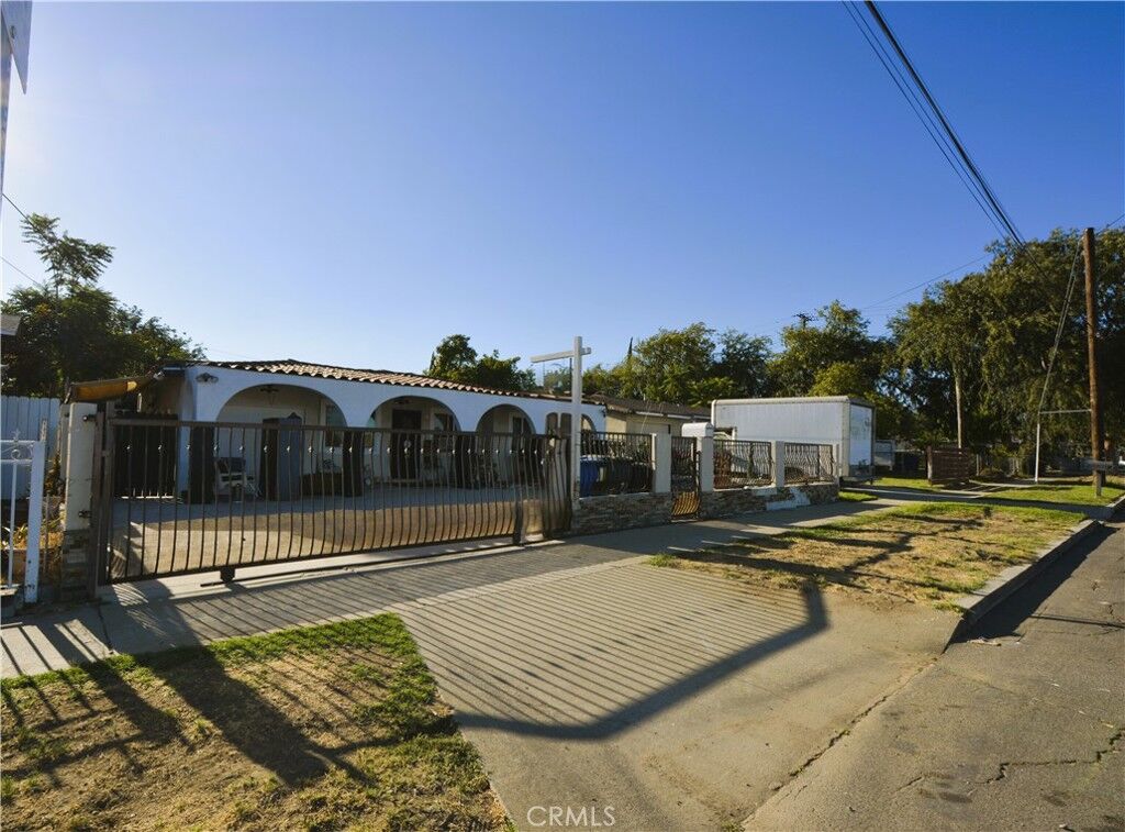 Property Photo:  1214 S Sultana  CA 91761 