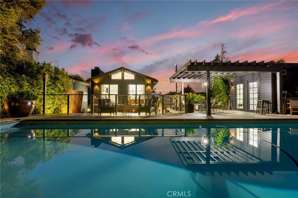 Property Photo: 1012 10th Street CA 90266