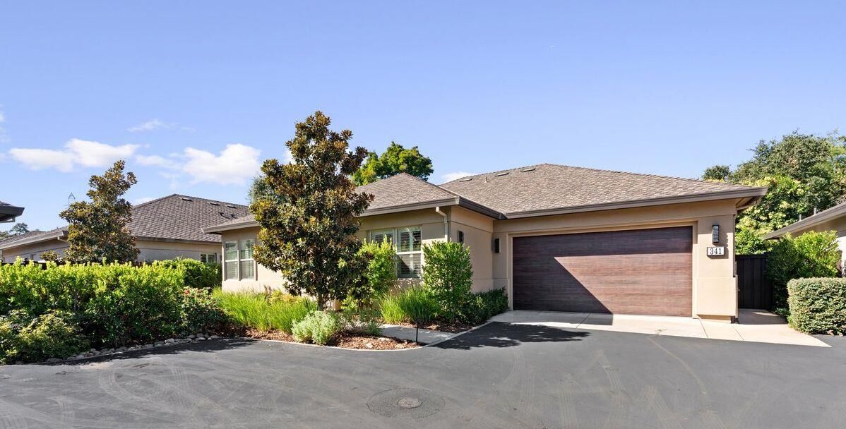 Property Photo: 341 Fairgate Road CA 95825