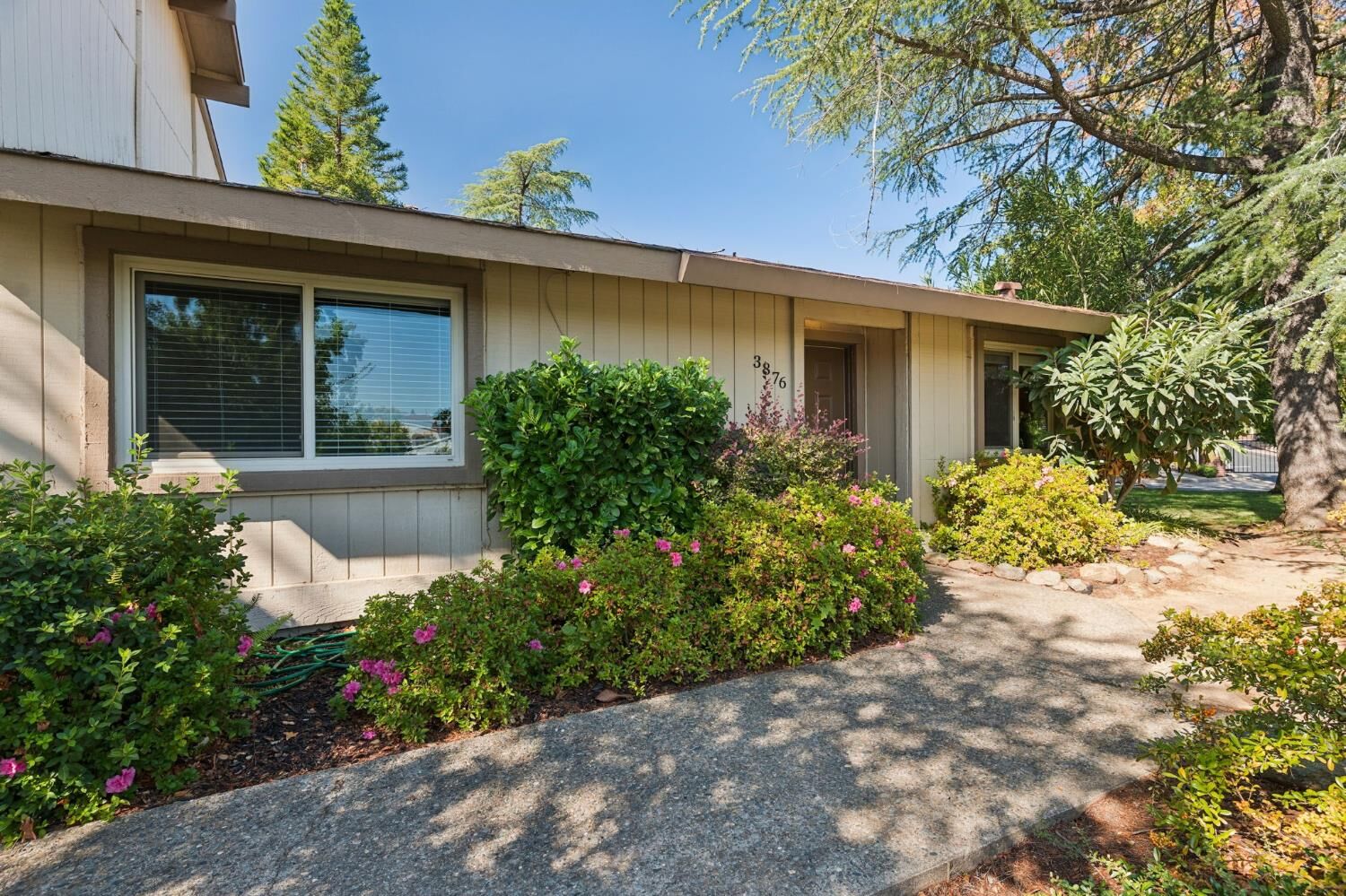 Property Photo: 3876 Scenic Court CA 95762