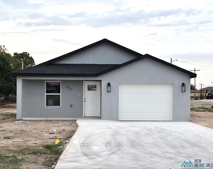Property Photo:  302 W Rose Street  NM 88220 