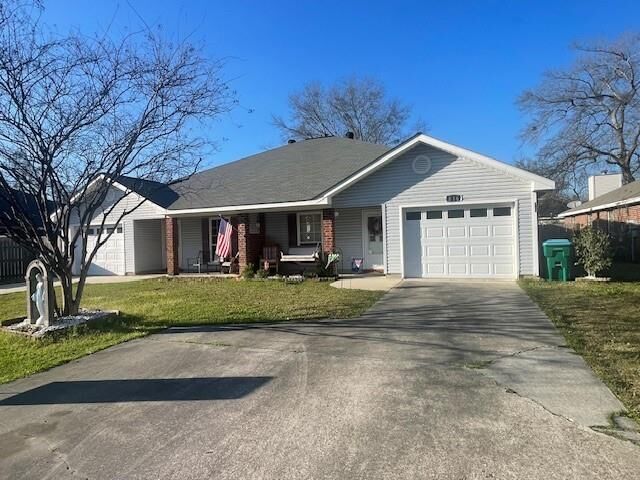 Property Photo: 816 Eden Oaks Drive LA 70454