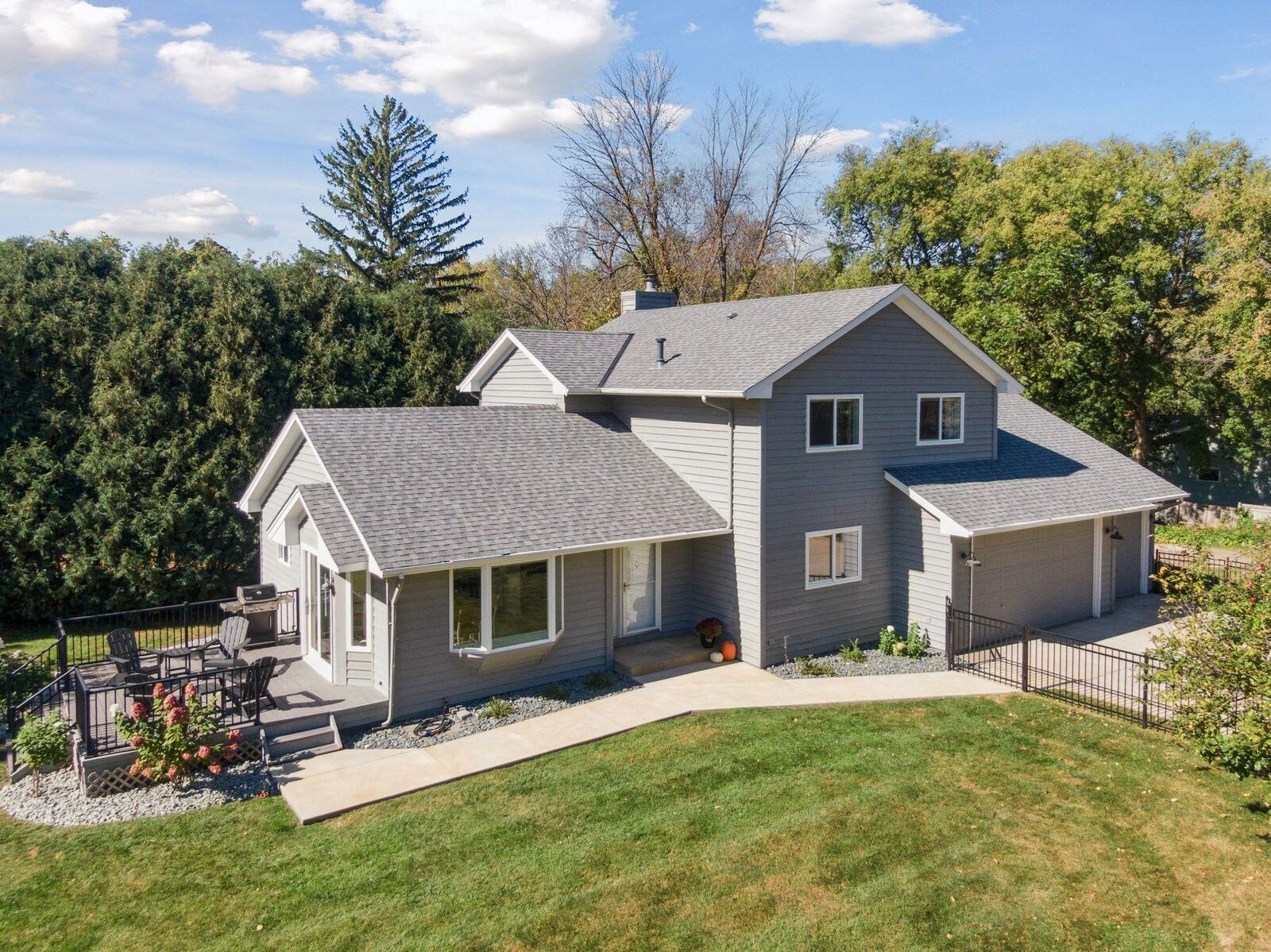 Property Photo: 5670 Wedgewood Drive MN 55331