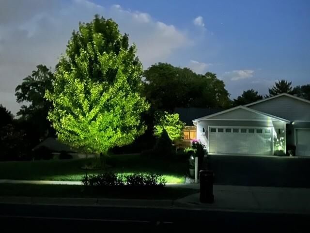 Property Photo:  1011 Poplar Street  MN 55057 