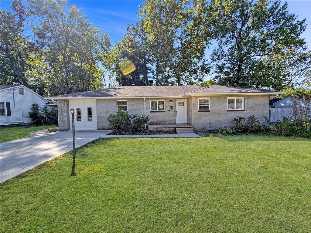 Property Photo:  1325 Rogers Avenue  AR 72764 