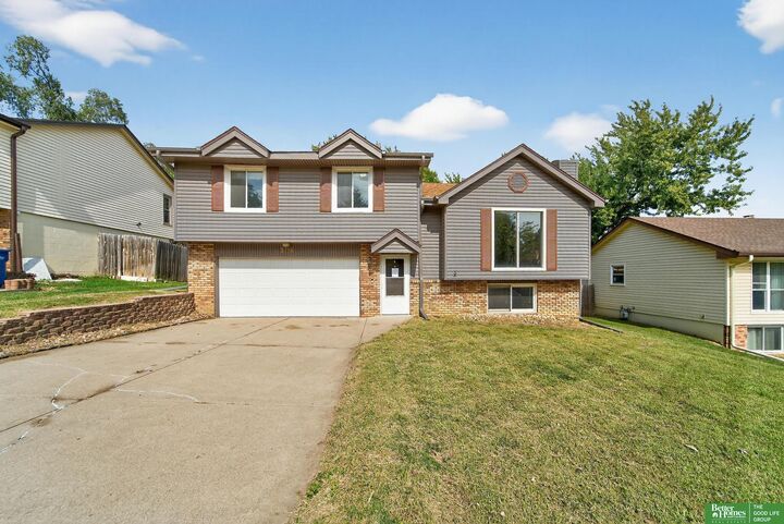 Property Photo: 3716 Lookingglass Drive NE 68123