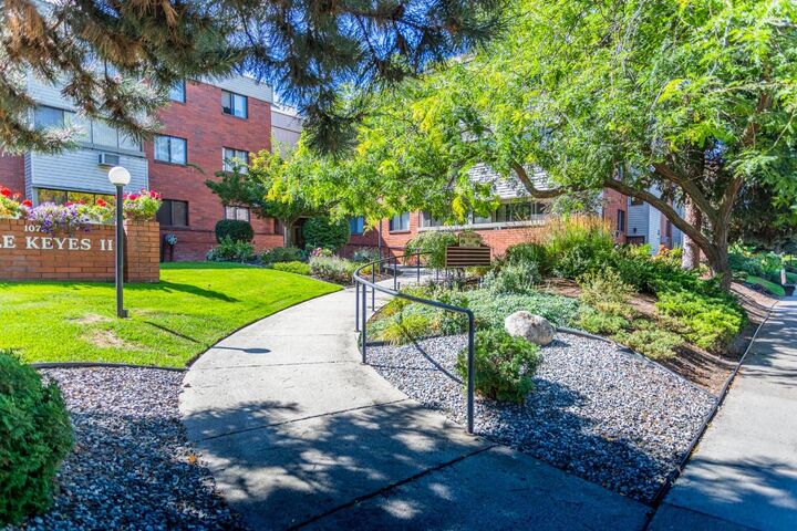 1075 Bernard Avenue 110  Kelowna BC V1Y 6P7 photo