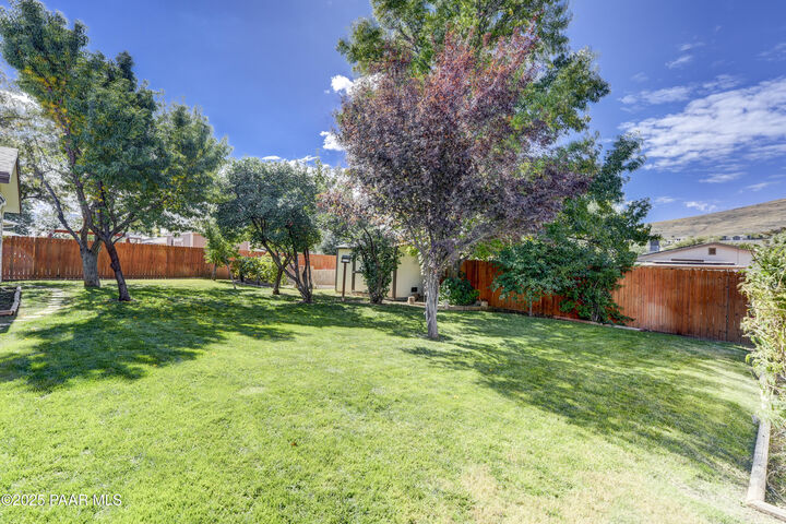 Property Photo:  2780 N Date Creek Drive  AZ 86314 