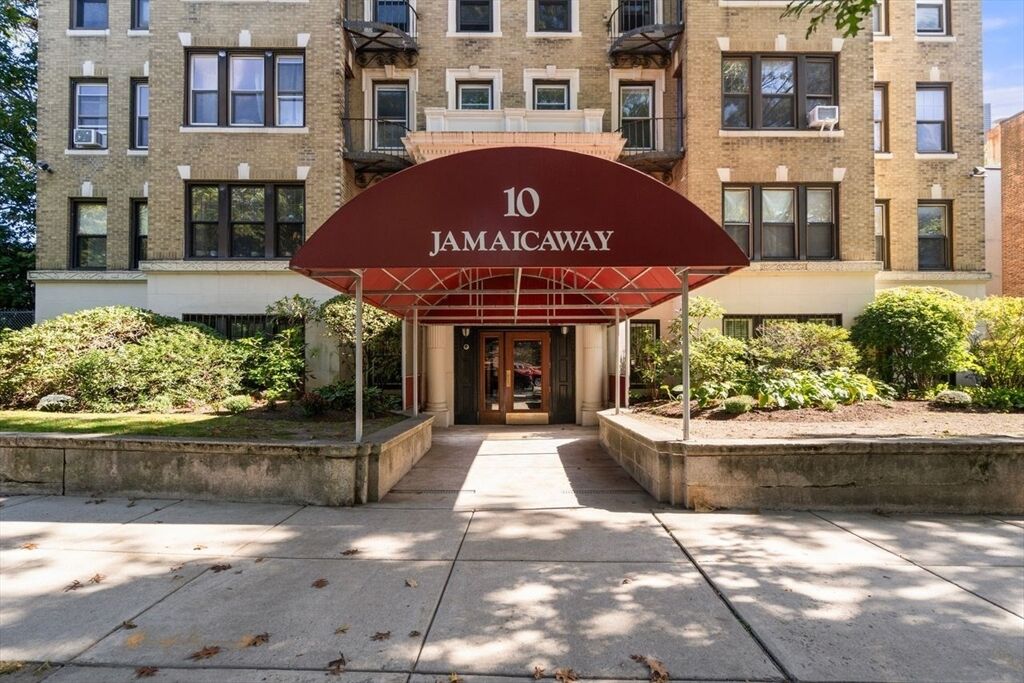 Property Photo:  10 Jamaicaway 25  MA 02130 