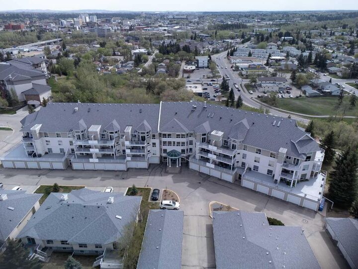 6118 53 Avenue 111  Red Deer AB T4N 6P7 photo