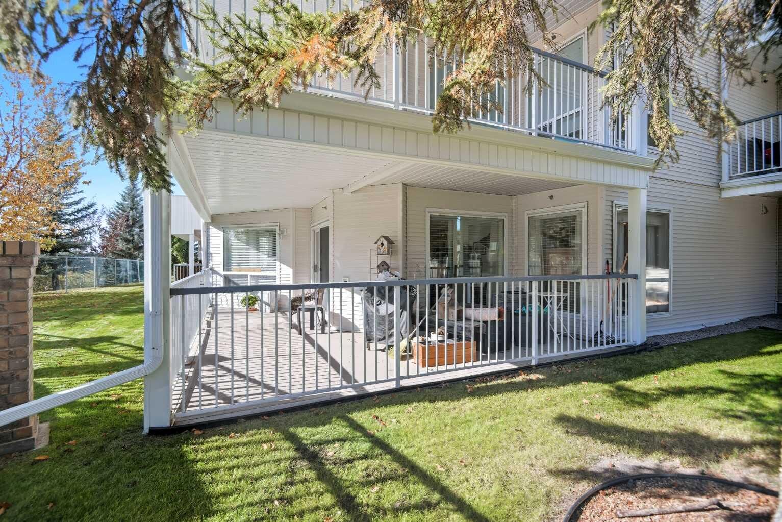 Property Photo: 6118 53 Avenue 111 AB T4N 6P7