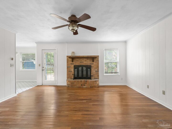 Property Photo: 2284 Country Place Cir FL 32534