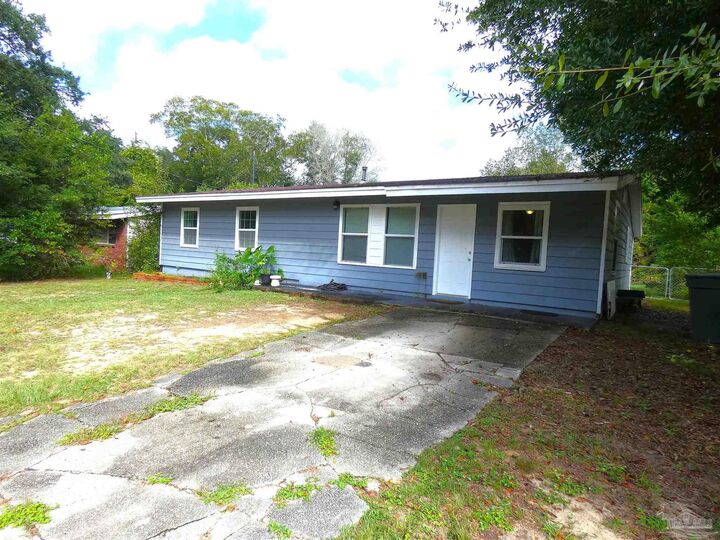 7704 W Gadsden St  Pensacola FL 32506 photo