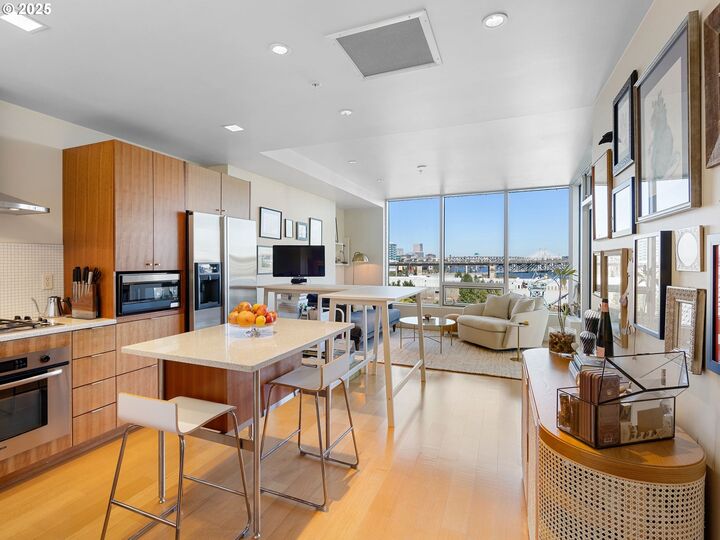 Property Photo:  3570 S River Pkwy 805  OR 97239 