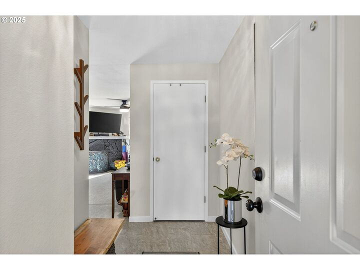Property Photo:  44 Eagle Crest Dr 18  OR 97035