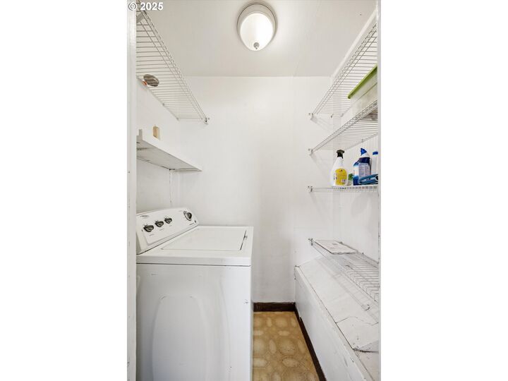 Property Photo: 1905 NE 155th Ave OR 97230