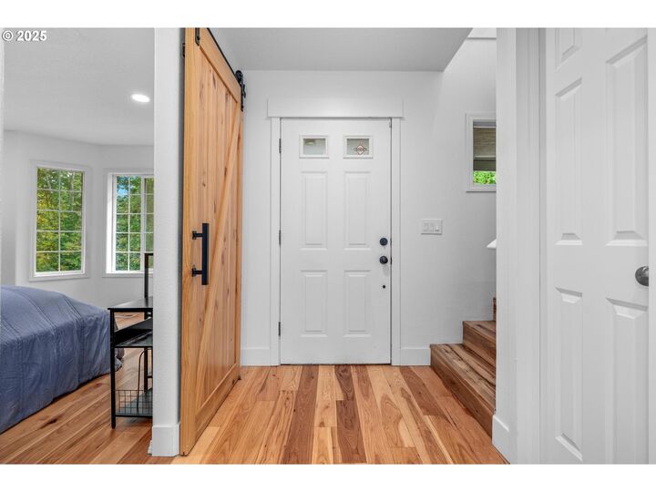 Property Photo: 6512 SW Taylors Ferry Rd OR 97223