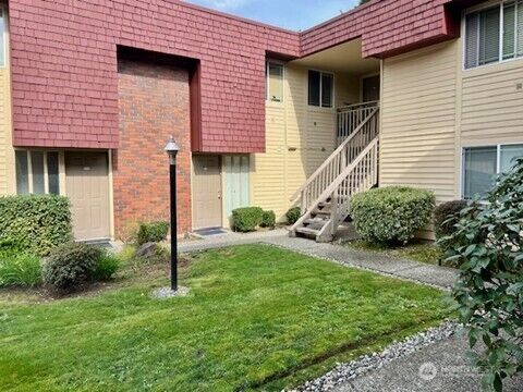 Property Photo: 14200 SE 6th Street 84 WA 98007
