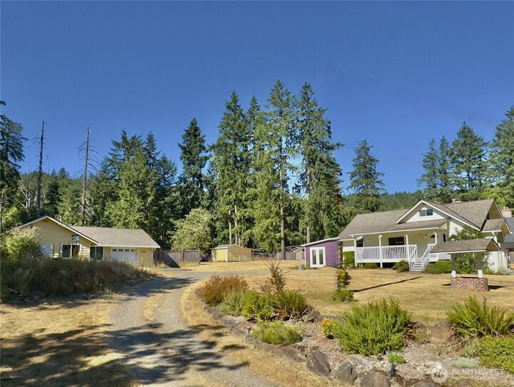Property Photo: 21614 SE May Valley Rd WA 98027