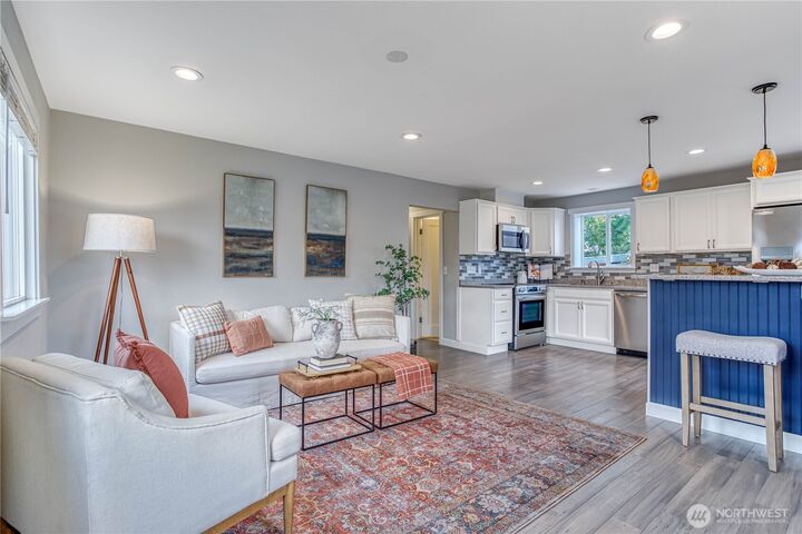 Property Photo:  512  4th Street  WA 98801 