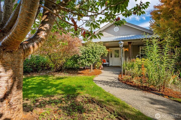 Property Photo:  1260  Harrison Avenue  WA 98230 