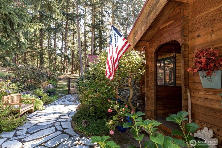 898 E Meadowood Lane  Freeland WA 98249 photo