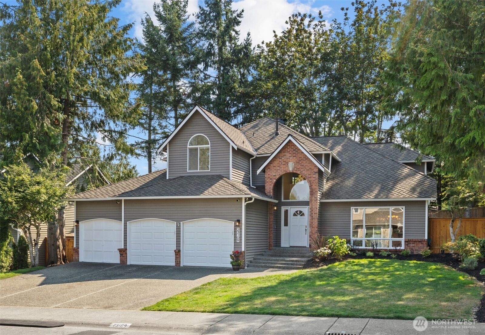 Property Photo: 23109 NE 18th Place WA 98074