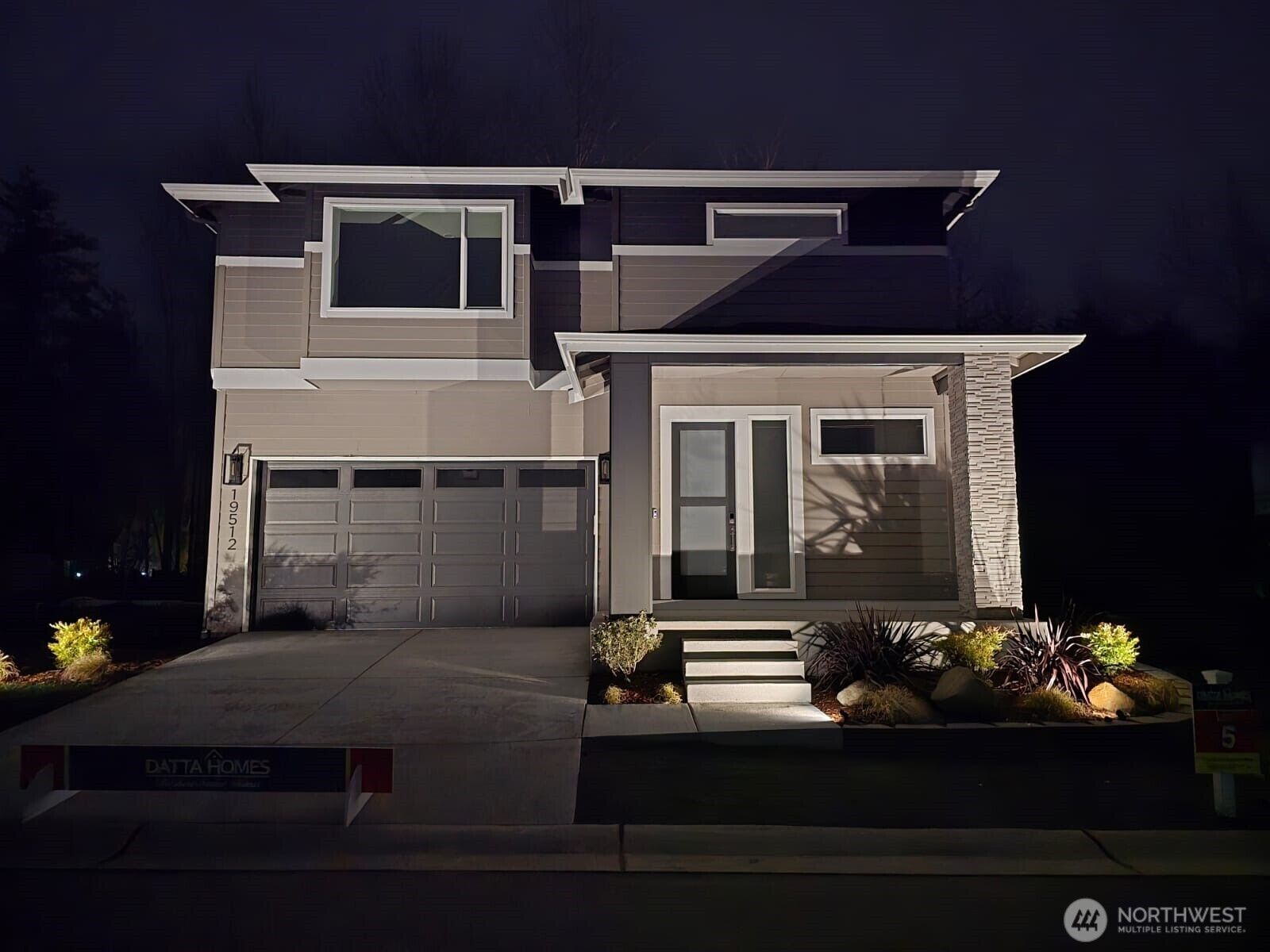 Property Photo: 19512 116 Place SE WA 98031