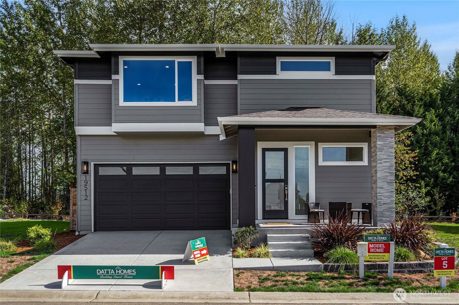 Property Photo: 19512 116 Place SE WA 98031