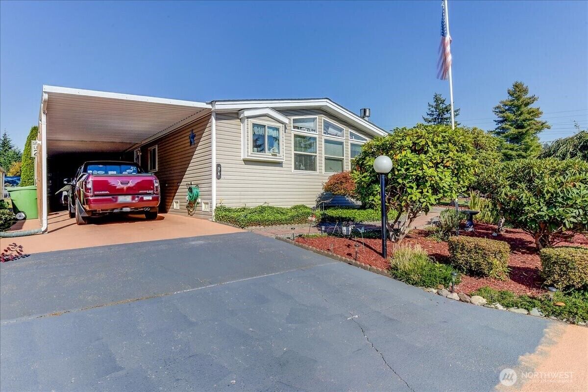 Property Photo: 8430 15th Place SE 94 WA 98258