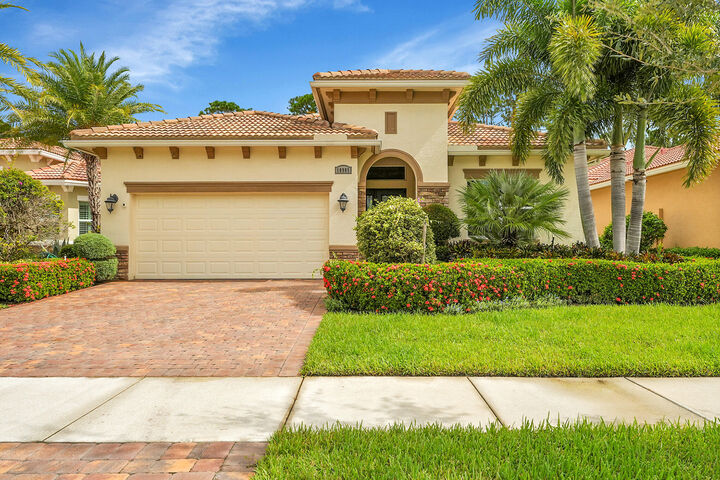 Property Photo: 10985 SW Visconti Way SW FL 34986