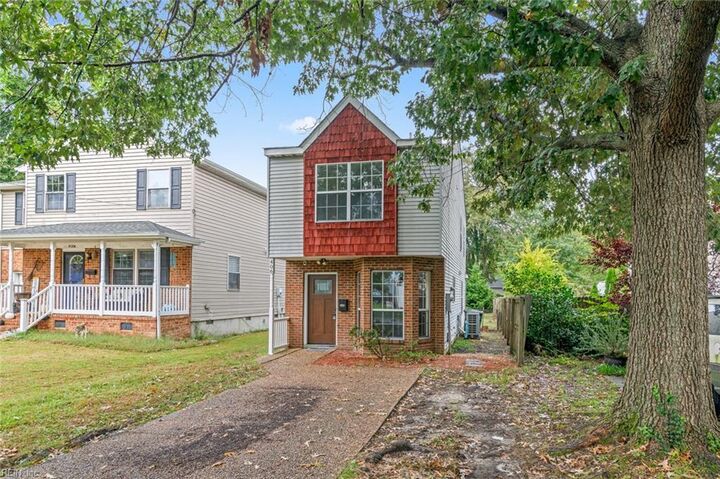 Property Photo:  406 Atlantic Ave  VA 23664 