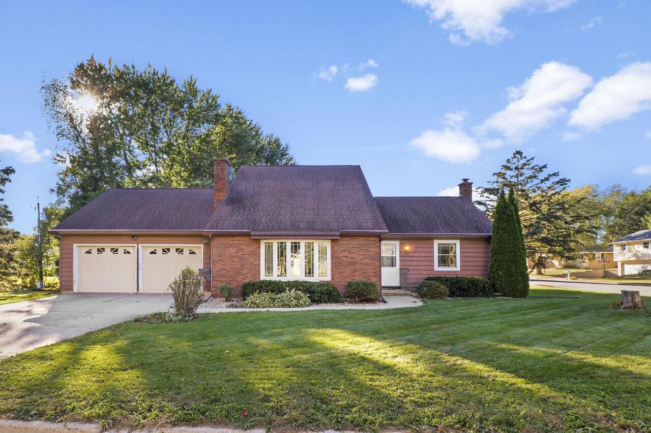 Property Photo:  304 Barbara Street  WI 53593 