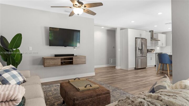Property Photo: 14590 SW 81st Ave FL 33158