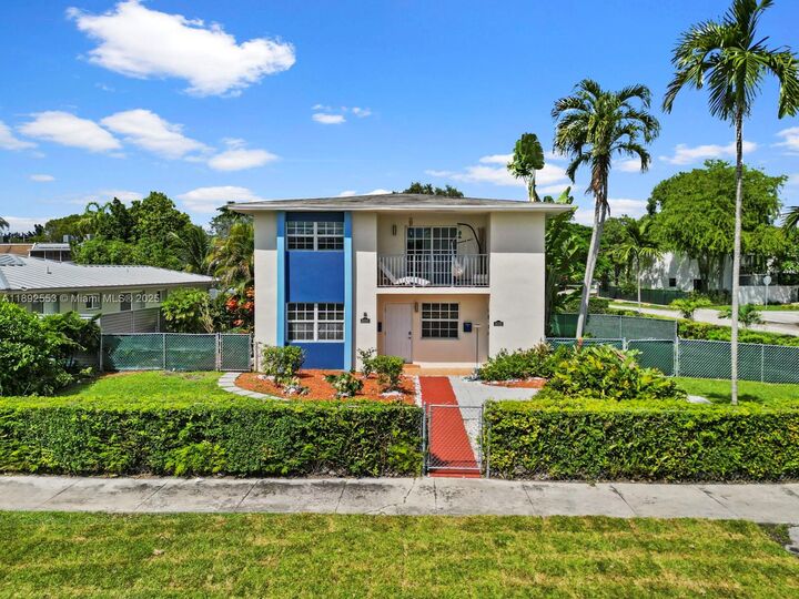 Property Photo: 9100 SW 95th Ave 9100 FL 33176